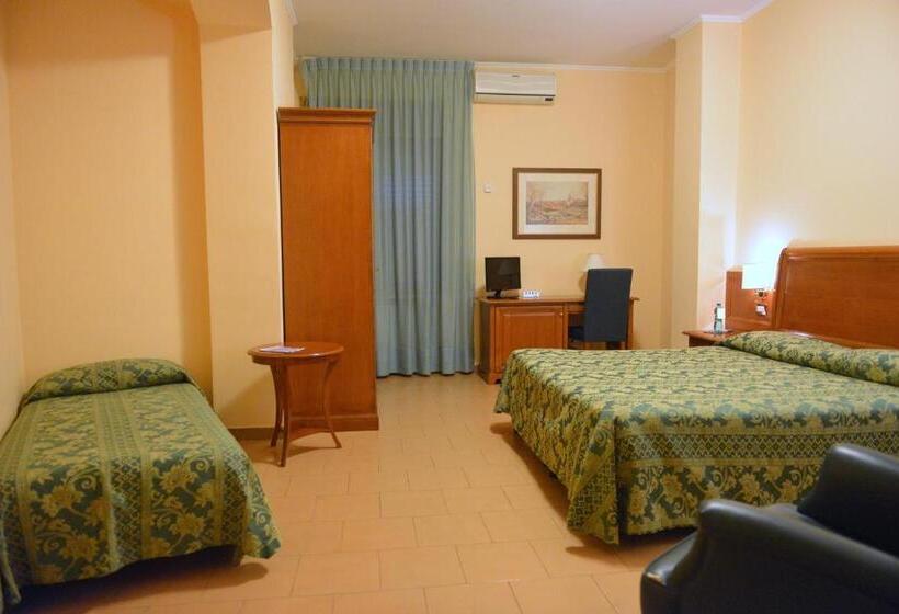 经济型三人房间, Due Pini