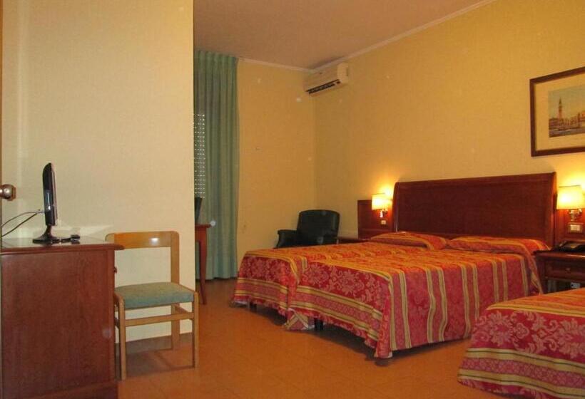 标准三人间, Due Pini