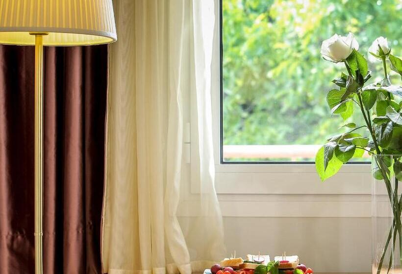 סטודיו סופריור, Electra