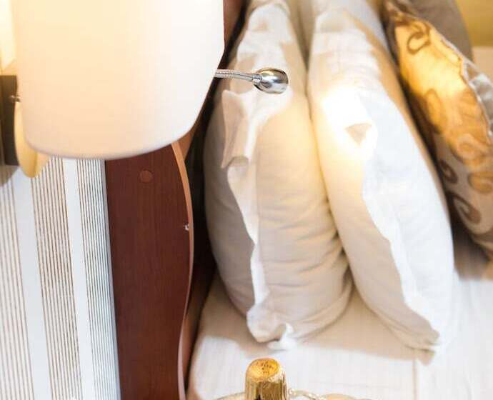 חדר סופריור, Electra