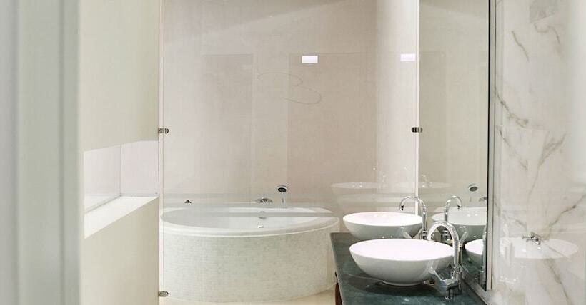 סוויטה אקזקיוטיב, Electra