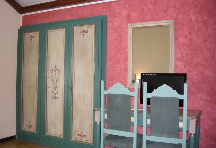 베이직 3인 룸, Fiordigigli