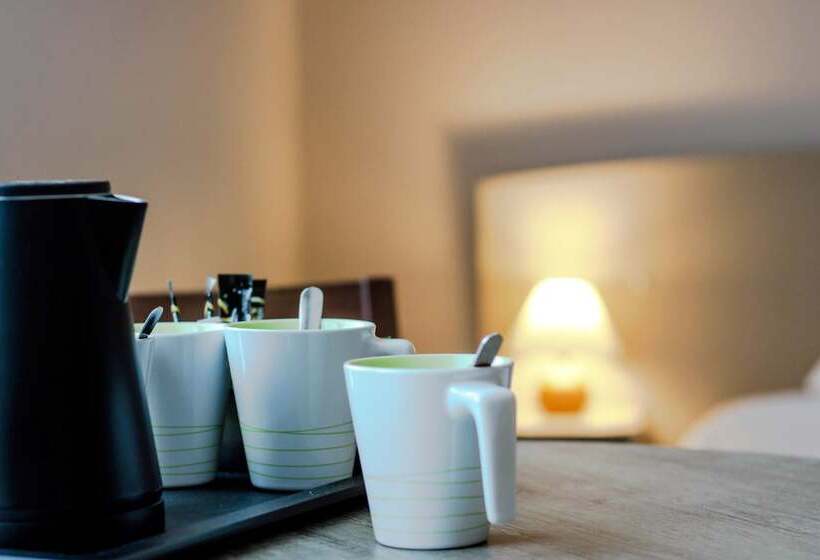 اتاق راحتی, Contact Hôtel La Métairie