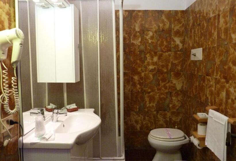 4인용 스탠다드 룸, La Rocca