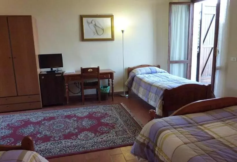 スタンダード4人部屋, La Rocca