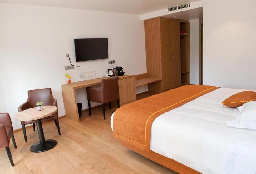 テラス付スイート, Le Charme De La Semois