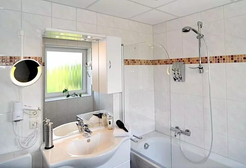 スタンダードスタジオ, Waldhotel Rheinbach