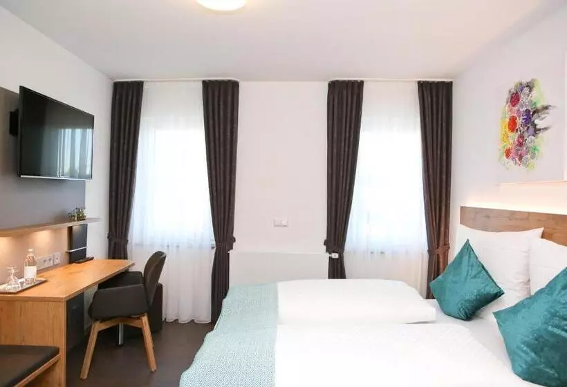 キングサイズベッドのスタンダードルーム, Gasthof Hotel Adler Inneringen