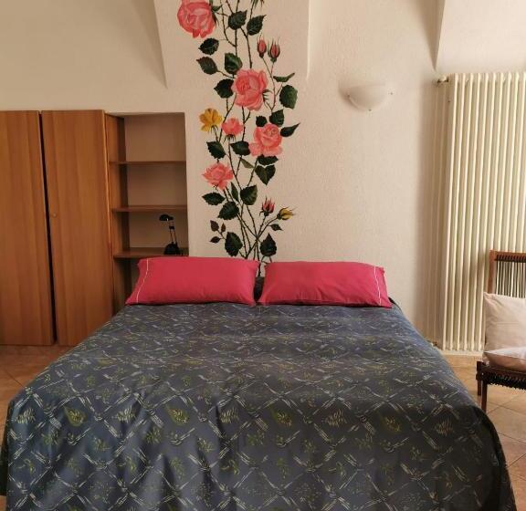 Standard studio with lake view, Residence Celeste