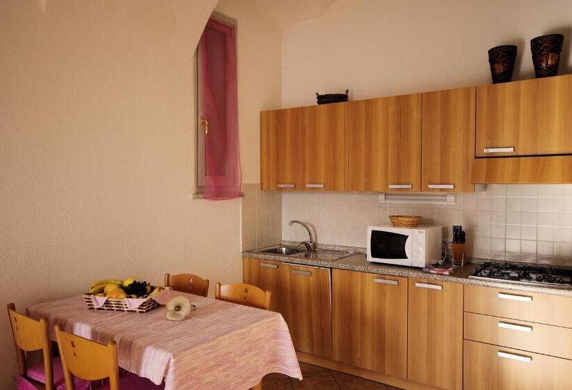 Standard studio with lake view, Residence Celeste