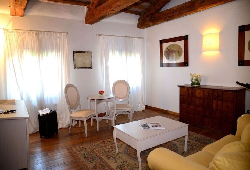 جناح جونيور, Villa Foscarini Cornaro