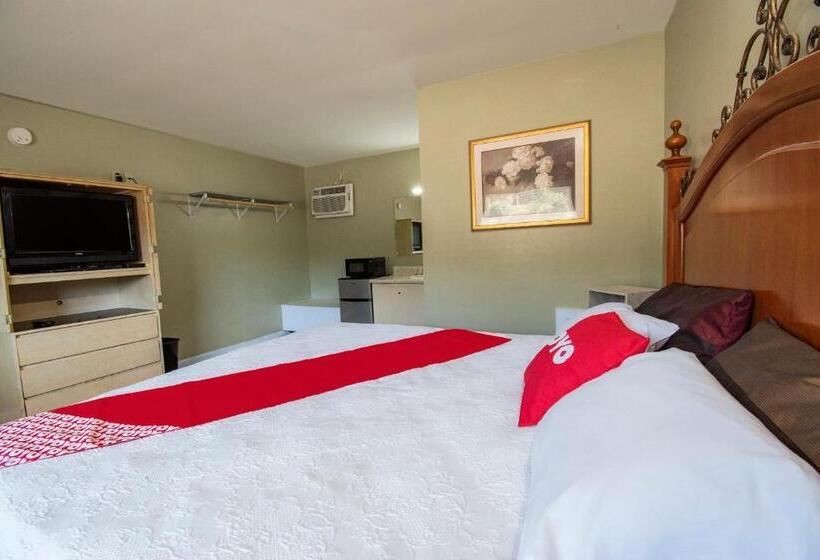 غرفة قياسية سرير كينج, Oyo  Calhoun, Ga I75