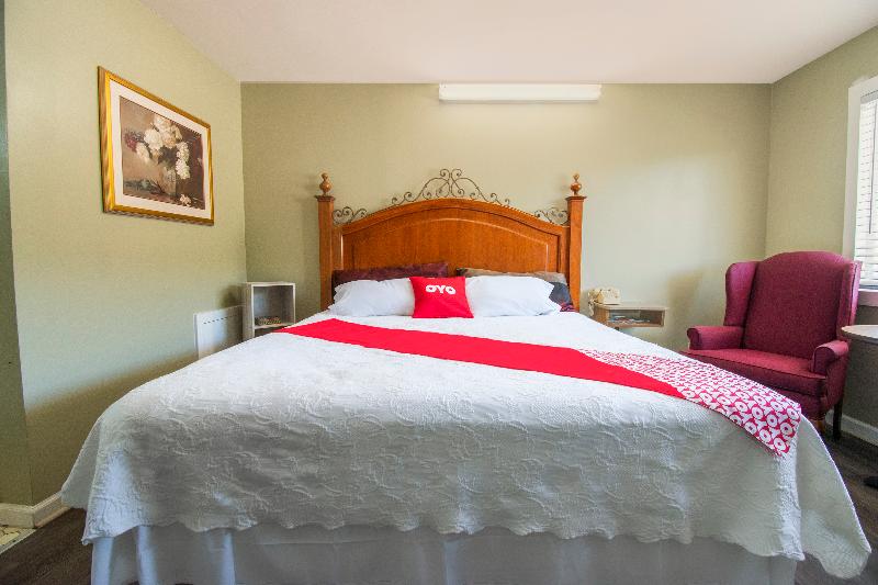 غرفة قياسية سرير كينج, Oyo  Calhoun, Ga I75