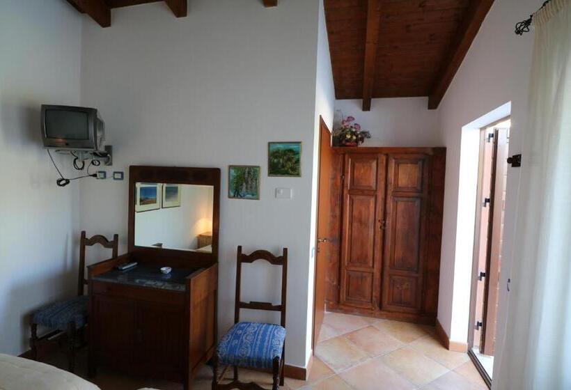 Номер Стандарт, Santa Croce