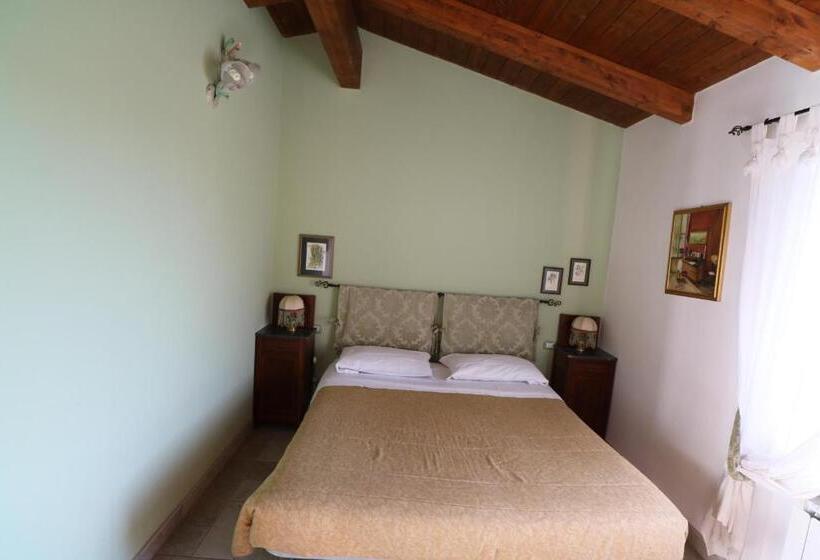 Номер Стандарт, Santa Croce