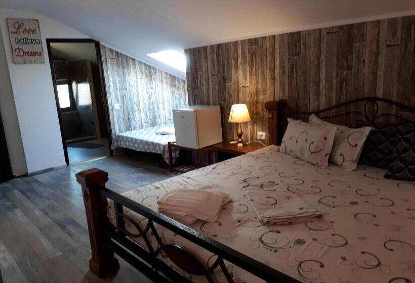 اتاق لوکس سه تخته, Casa Mea