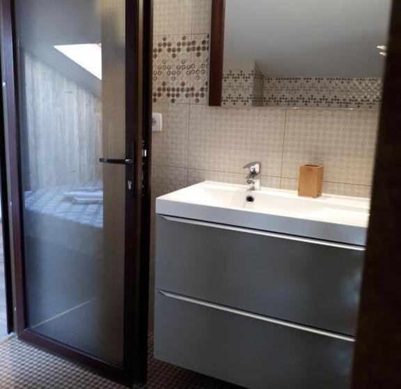 اتاق لوکس سه تخته, Casa Mea