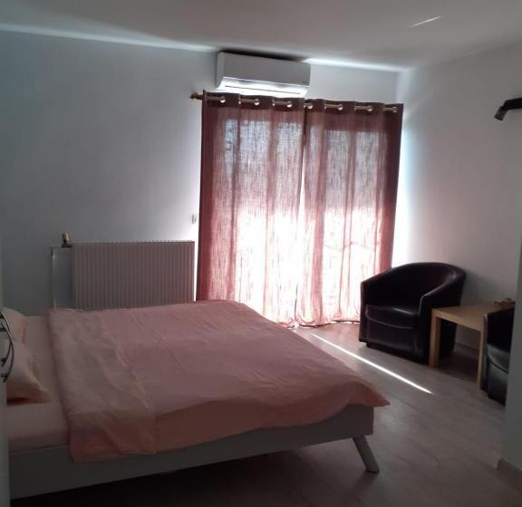 اتاق استاندارد سه تخته با بالکن, Casa Mea