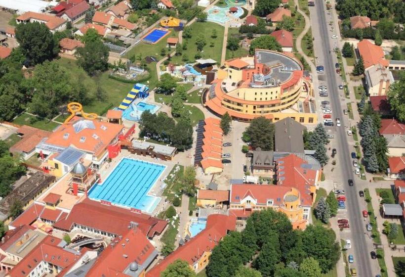 جناح عائلي غرفتين نوم, Mórafészek Vendégház