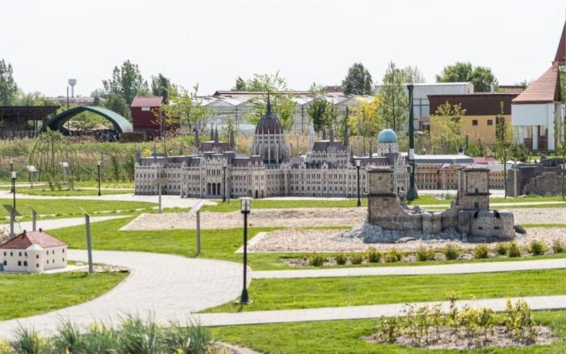 غرفة قياسية, Mórafészek Vendégház