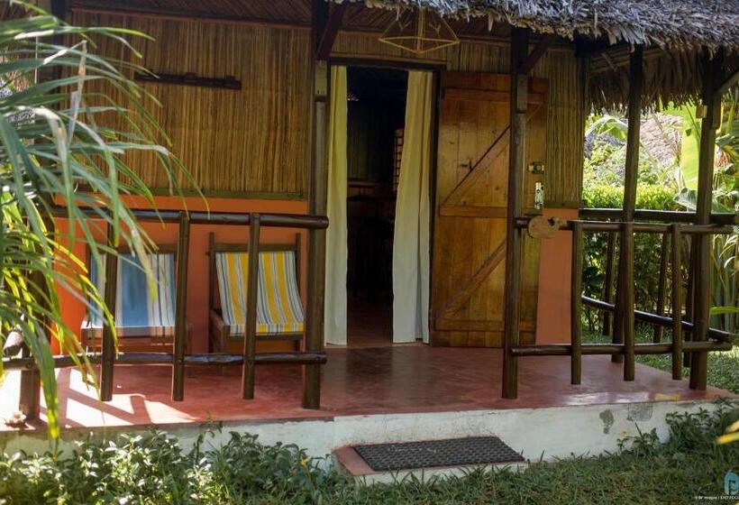 스탠다드 방갈로 정원 전망, Lakana