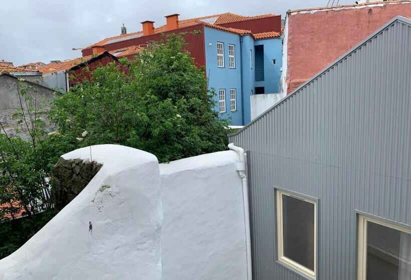 اتاق استاندارد, Lost Inn Porto Hostel