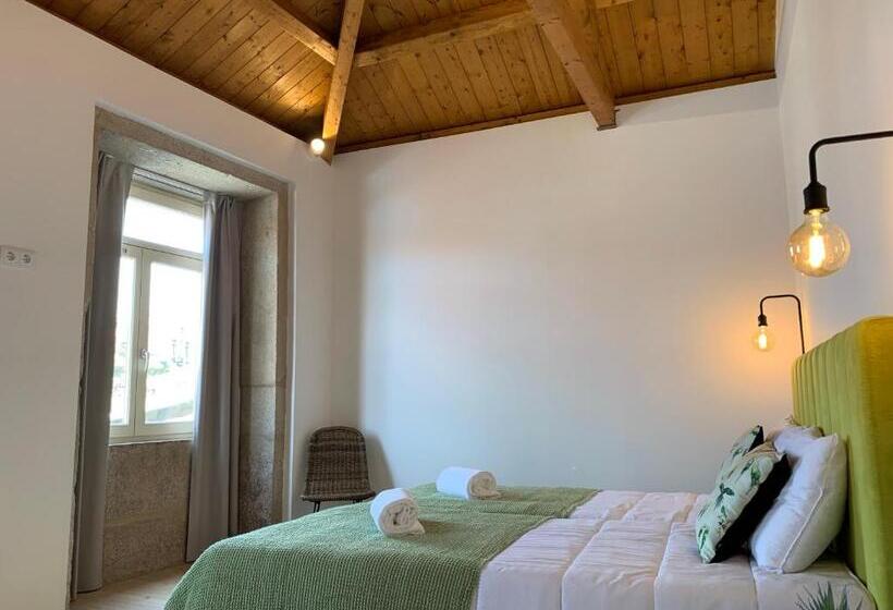 اتاق استاندارد, Lost Inn Porto Hostel