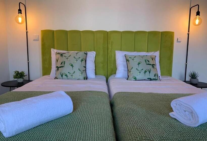 اتاق استاندارد, Lost Inn Porto Hostel