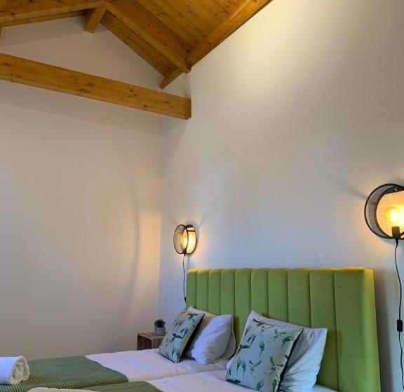 سوییت, Lost Inn Porto Hostel