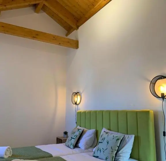 سوییت, Lost Inn Porto Hostel