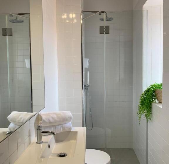 سوییت, Lost Inn Porto Hostel