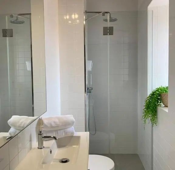 سوییت, Lost Inn Porto Hostel
