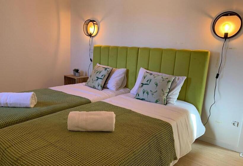 سوییت, Lost Inn Porto Hostel