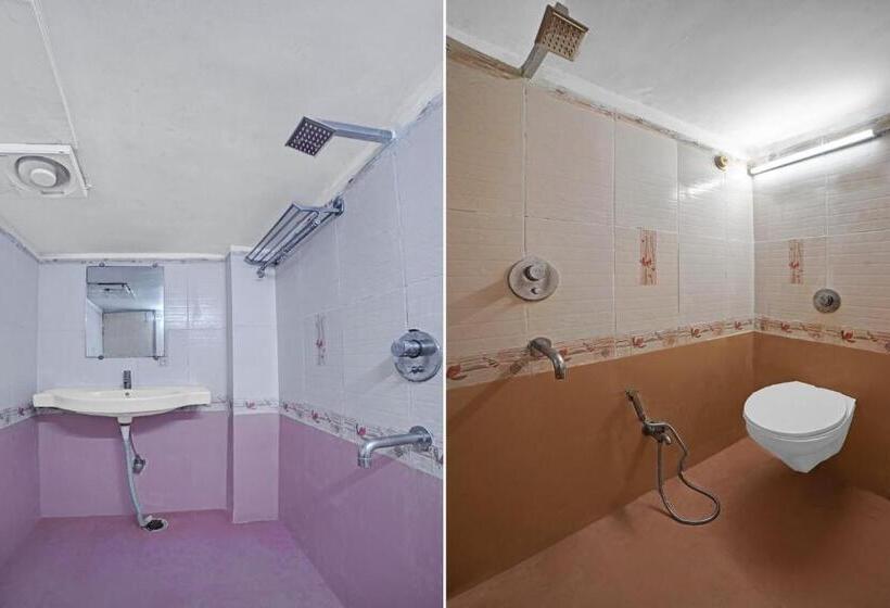 デラックスルーム, Capital O Convivial Hotel Amit Regency