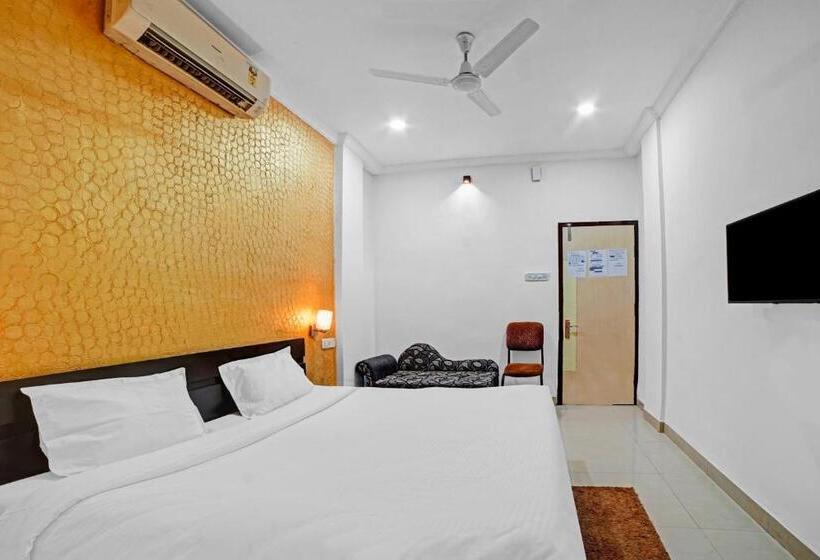 デラックスルーム, Capital O Convivial Hotel Amit Regency