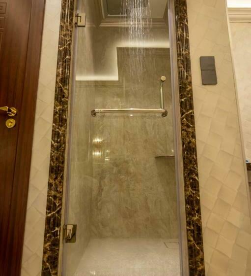 디럭스 룸, A Residence @ Between Hilton & Cititel