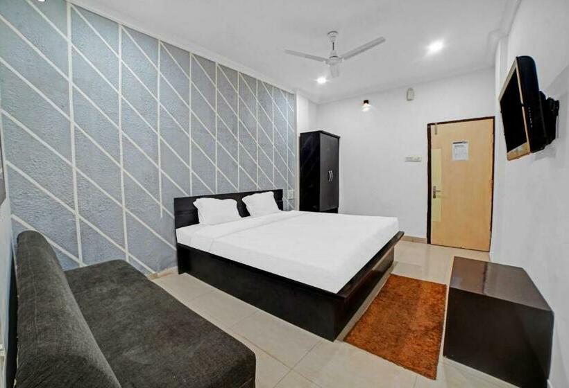 デラックスルーム, Capital O Convivial Hotel Amit Regency