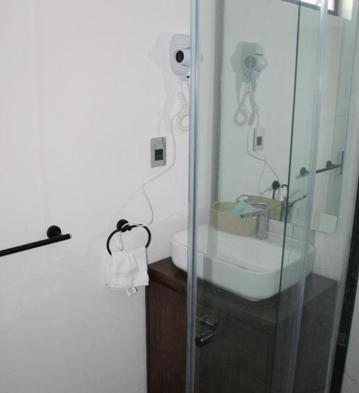 اتاق لوکس, La Casa Mia Leon