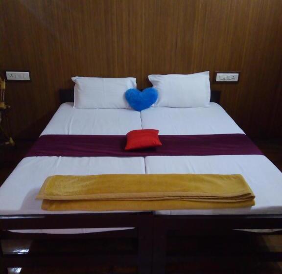 Perhehuone, Trekking Trails Eco Stay