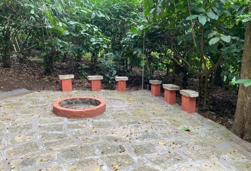 Perhehuone, Trekking Trails Eco Stay