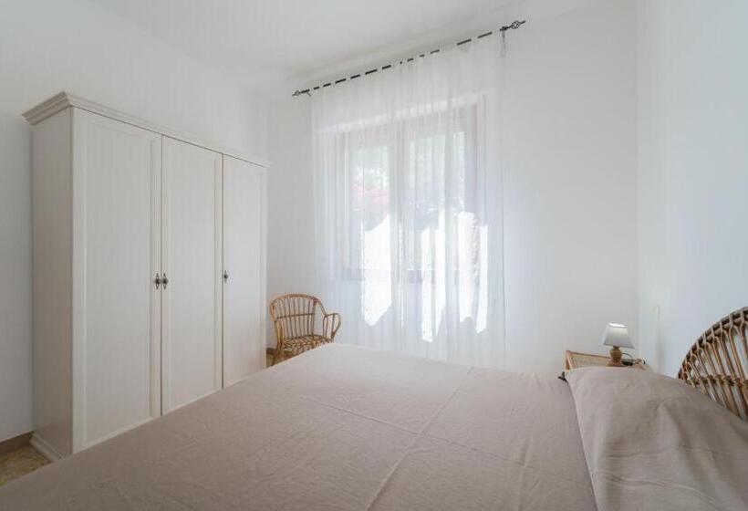 带1个卧室带花园景观的公寓, Residence Baia Delle Grazie