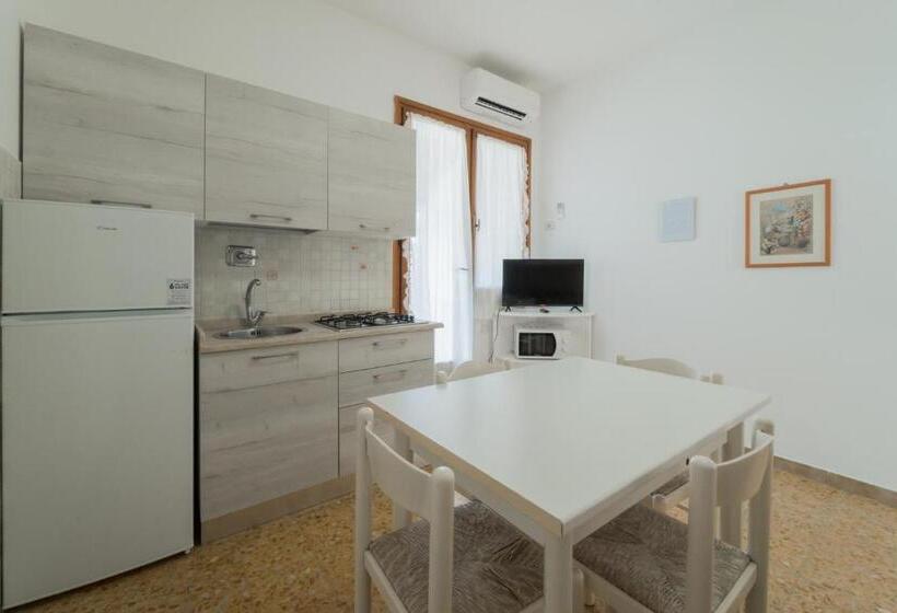 庭の見える１ベッドルームアパートメント, Residence Baia Delle Grazie