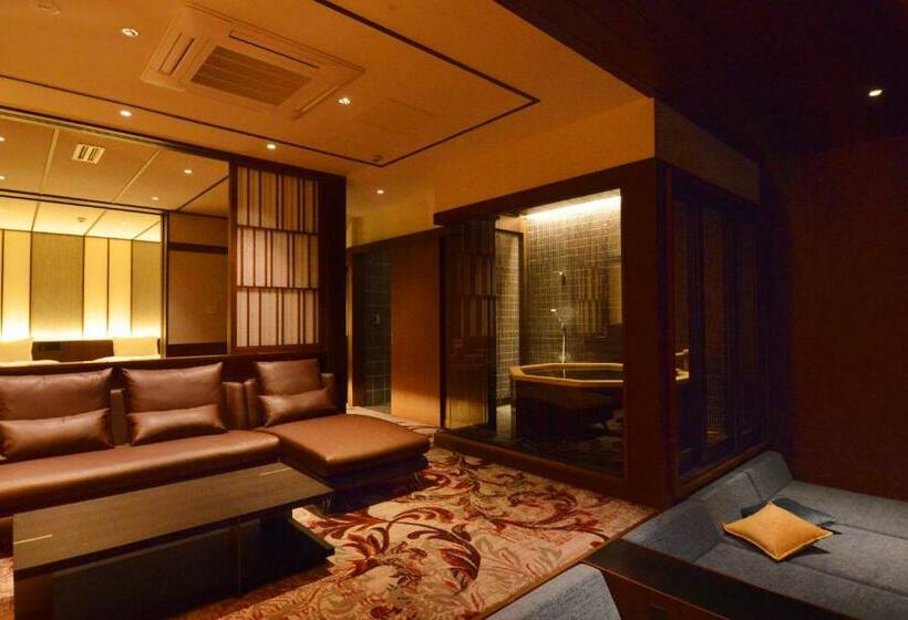 חדר סטנדרט לארבעה, Toriizaki Club Sushi Auberge