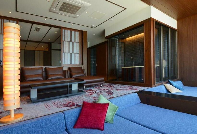 חדר סטנדרט לארבעה, Toriizaki Club Sushi Auberge