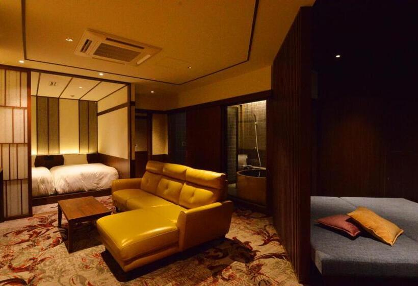 חדר סטנדרט לשלושה, Toriizaki Club Sushi Auberge