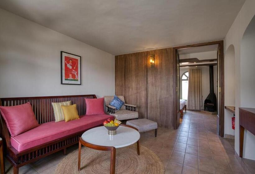 סוויטת ג'וניור, Mango Hill Shola Ooty