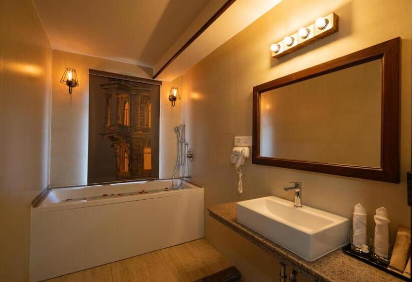 סוויטת ג'וניור, Mango Hill Shola Ooty