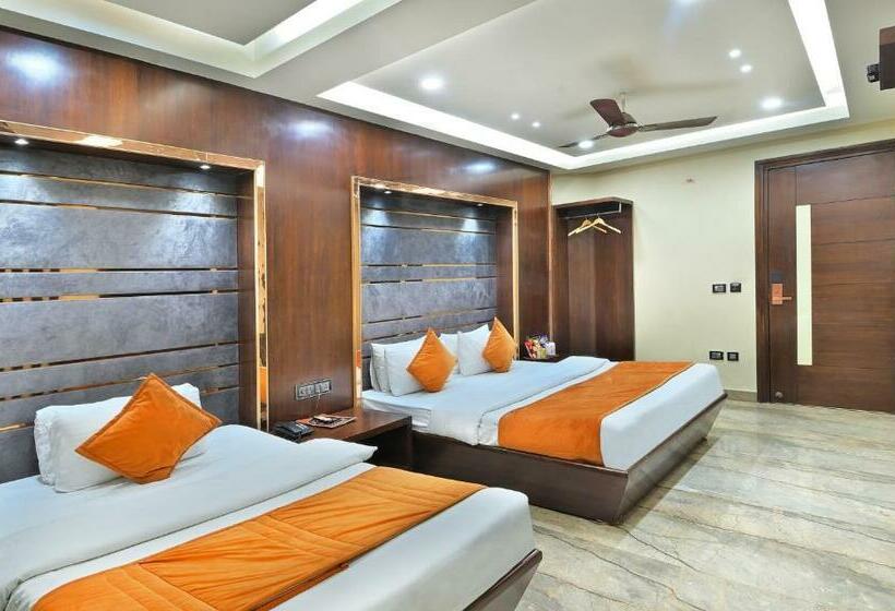 Трехместный Номер Deluxe, Vanson Delite New Delhi Railway Station