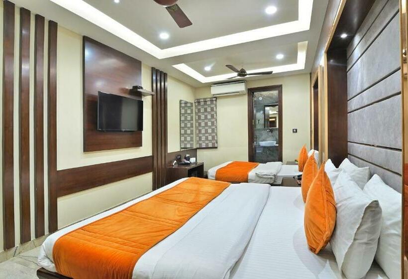 Трехместный Номер Deluxe, Vanson Delite New Delhi Railway Station
