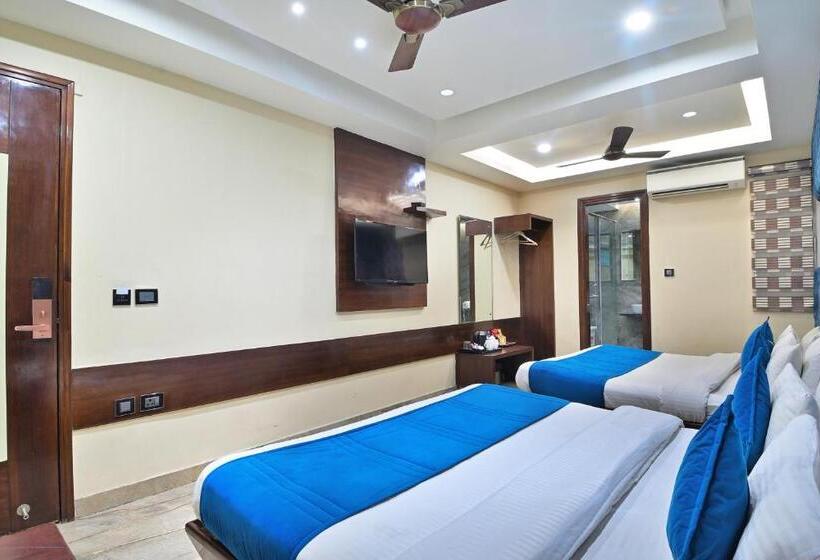 패밀리 스위트, Vanson Delite   New Delhi Railway Station